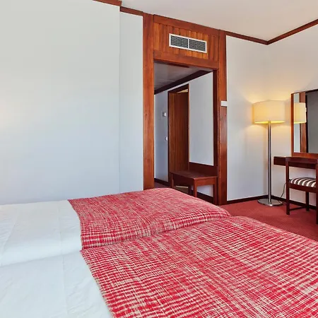 Lux Mundi 3*